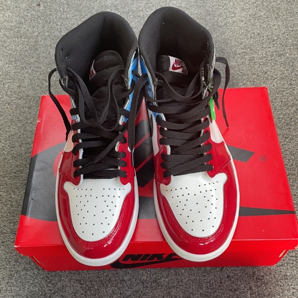 Air Jordan 1 Retro High “Fearless” UNC CHICAGO - Picture 4 of 10
